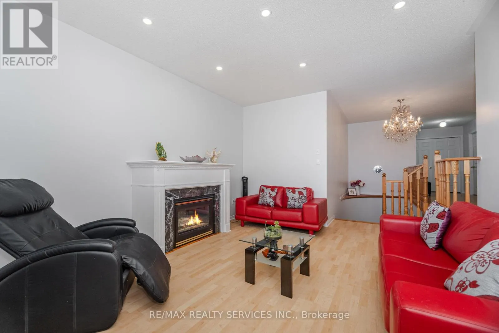 59 HULLEN CRESCENT