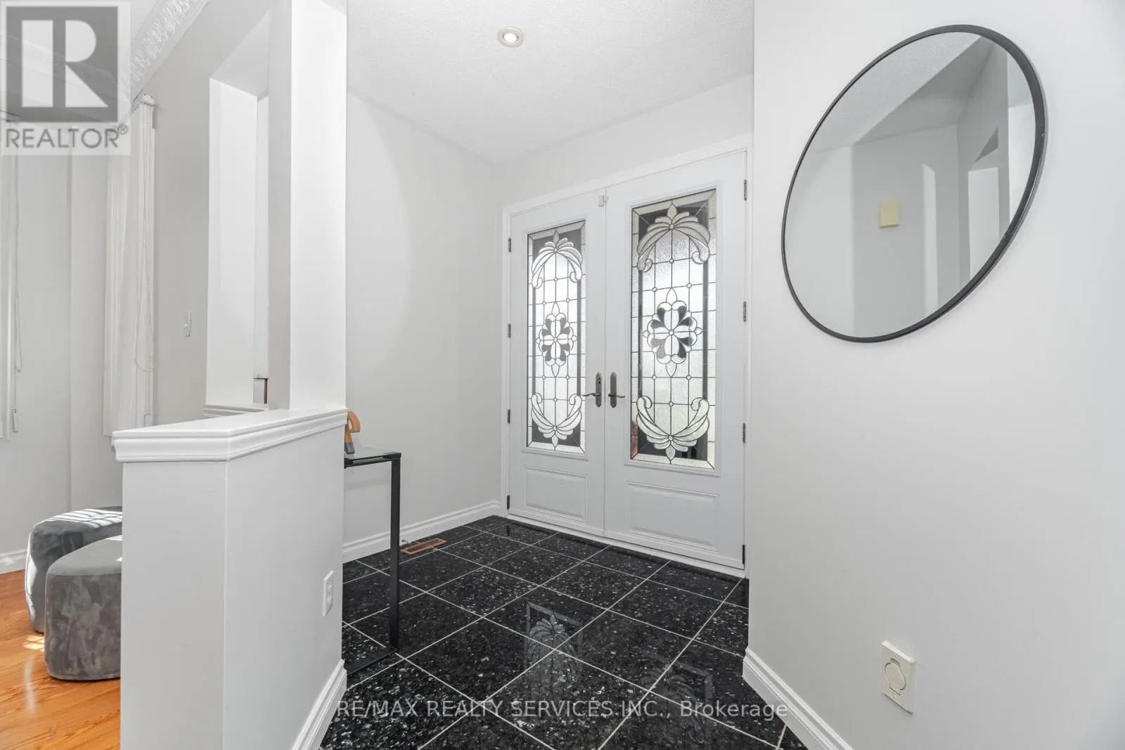 59 HULLEN CRESCENT