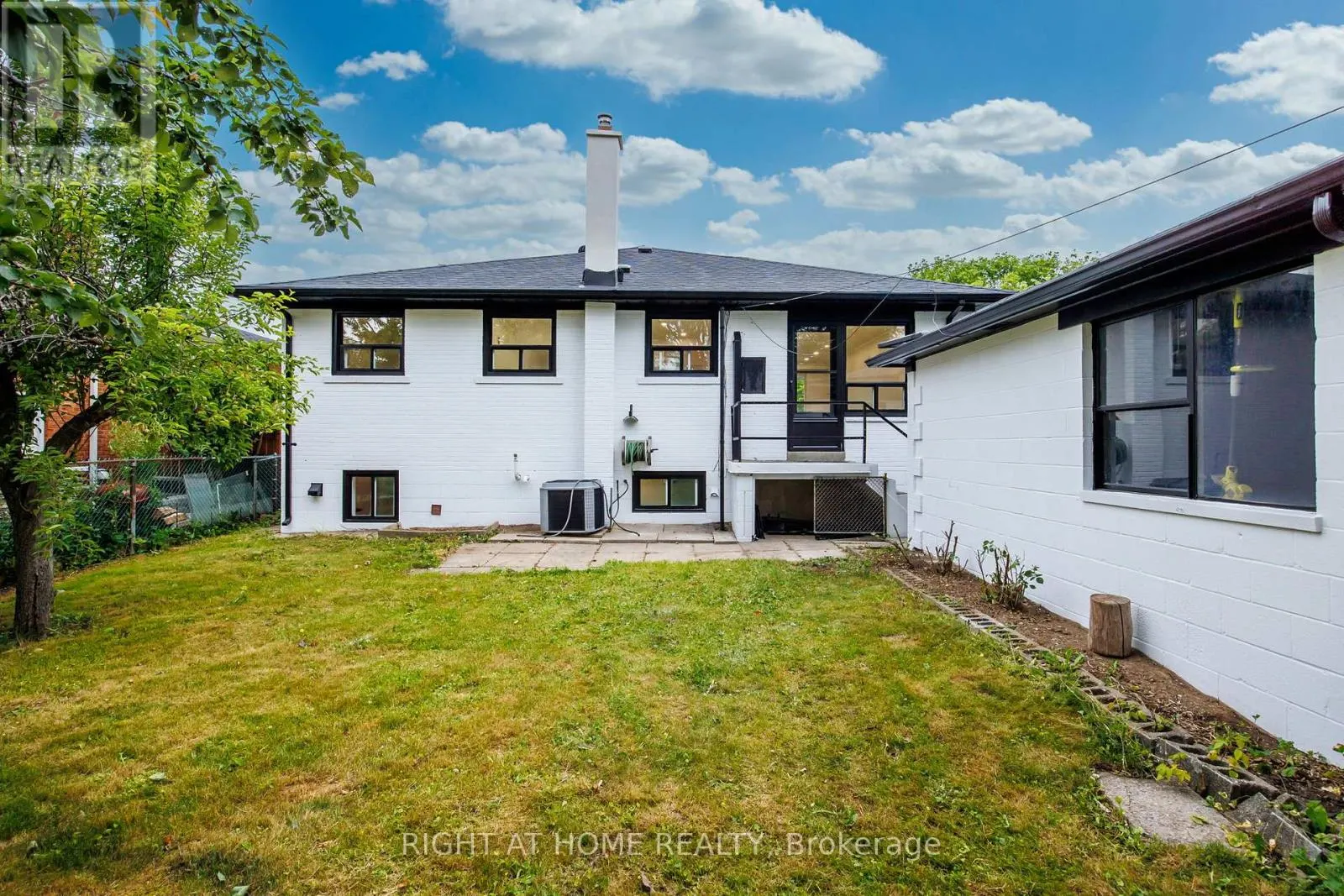 53 LAWNSIDE DRIVE