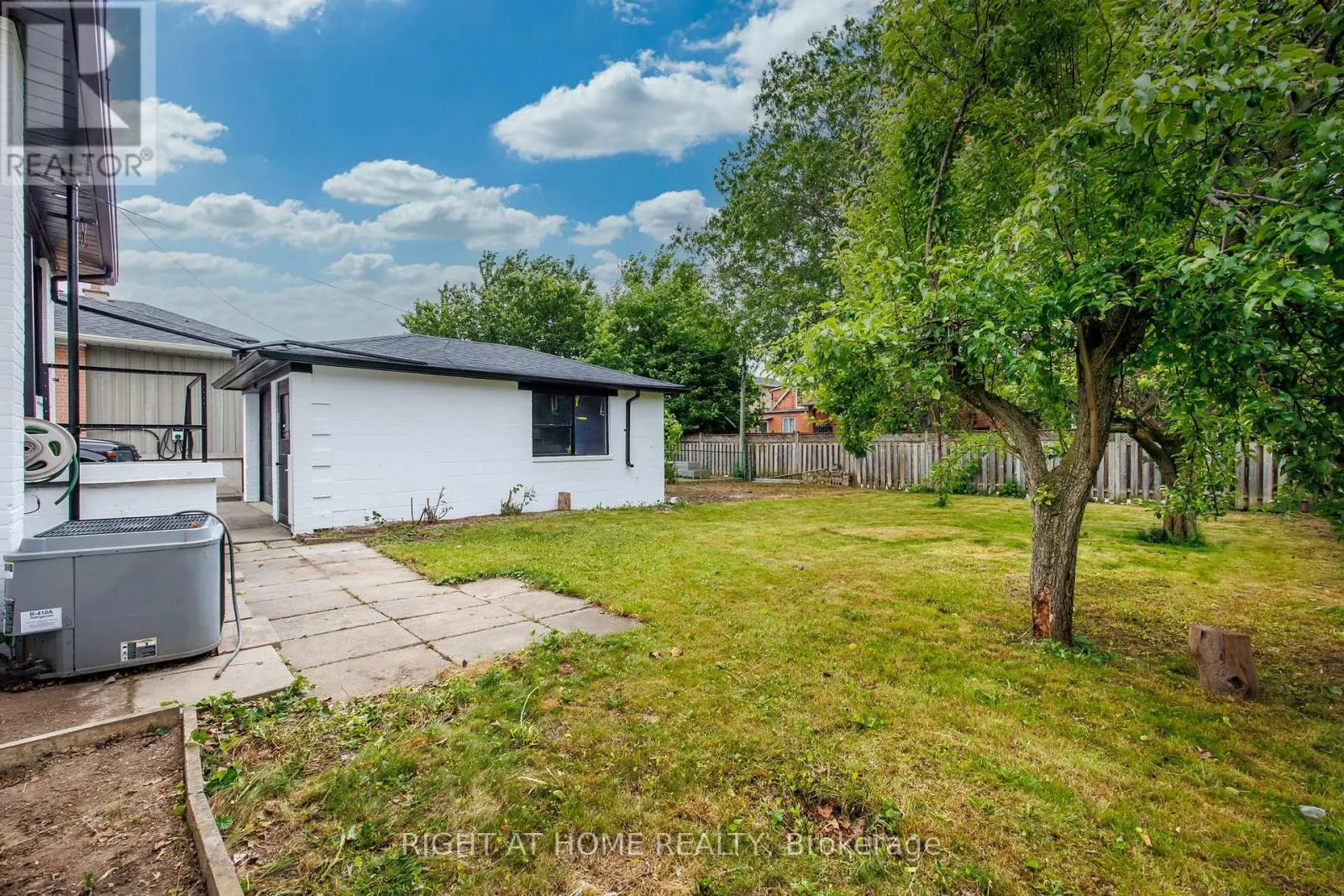 53 LAWNSIDE DRIVE