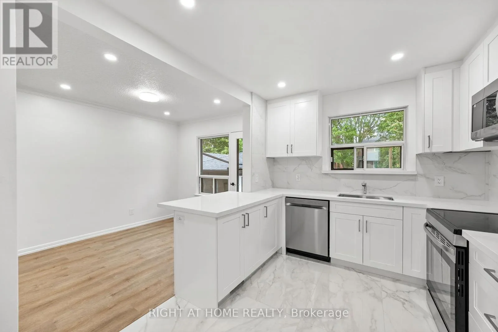 53 LAWNSIDE DRIVE
