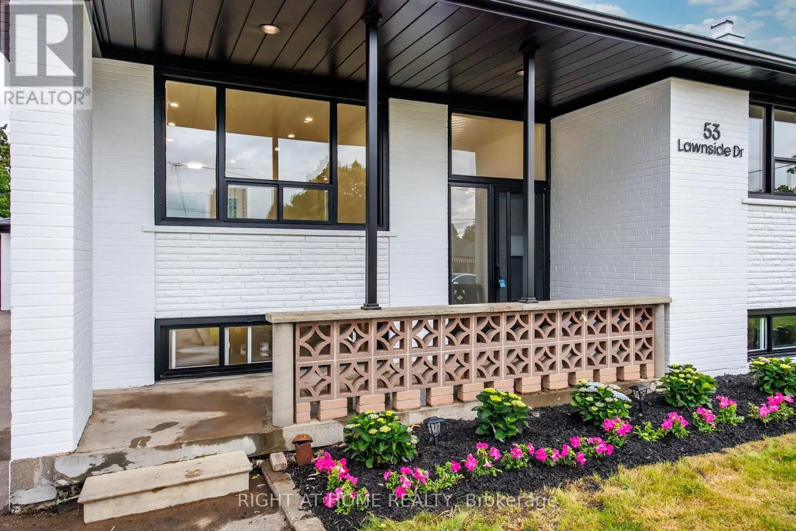 53 LAWNSIDE DRIVE
