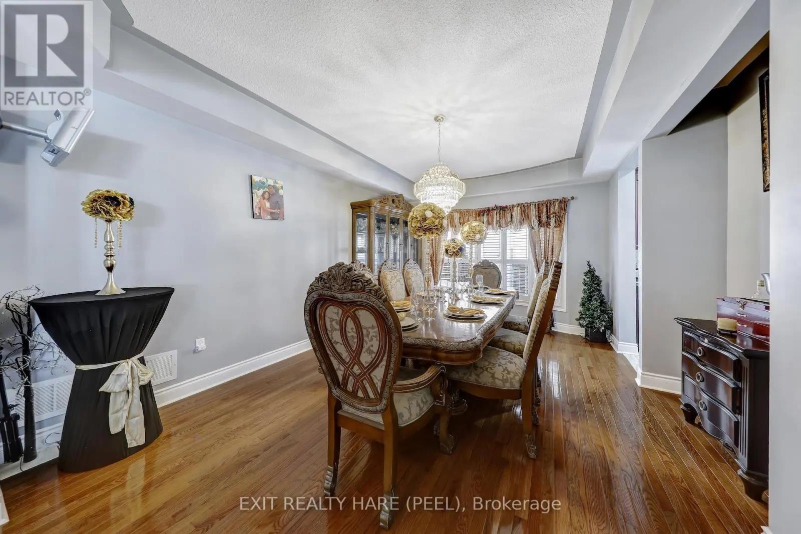 23 FONTAINEBLEU ROAD