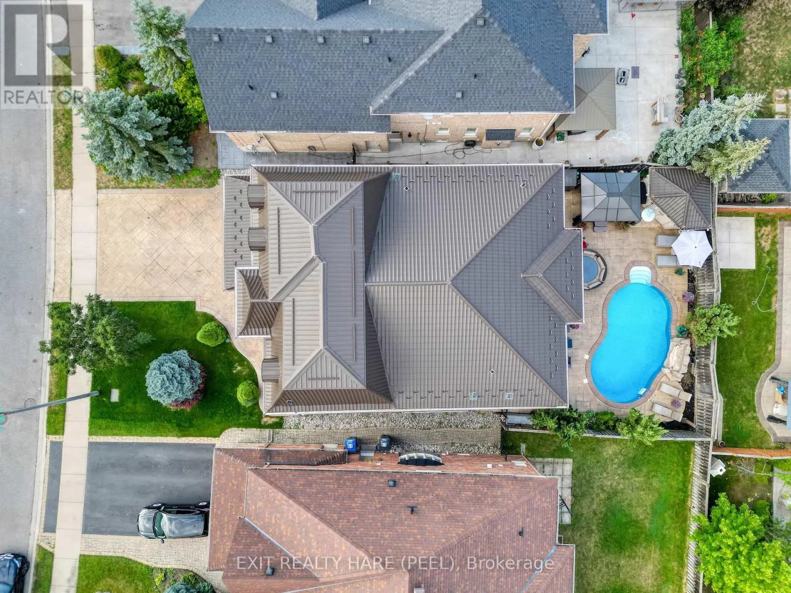 23 FONTAINEBLEU ROAD