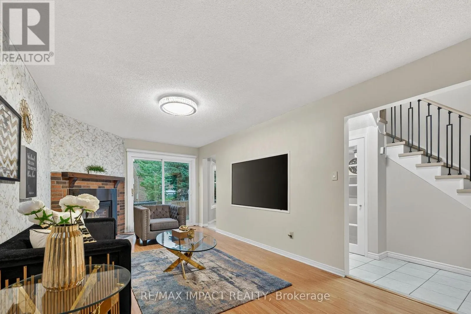 4086 ROSSLAND CRESCENT