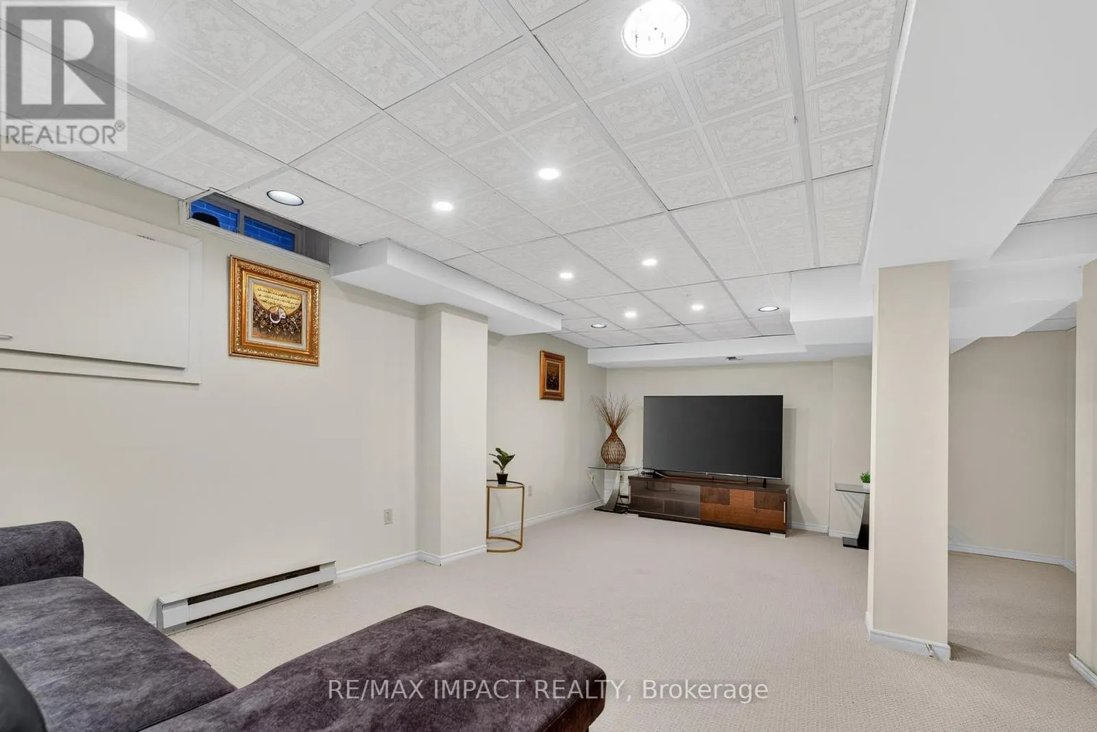 4086 ROSSLAND CRESCENT