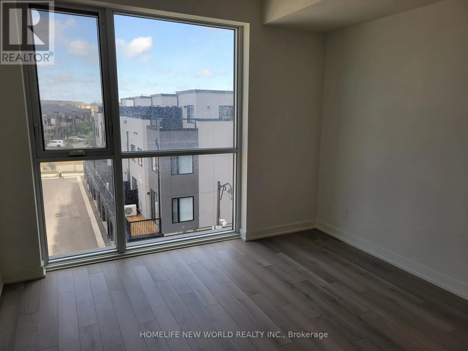 408 - 3079 TRAFALGAR ROAD