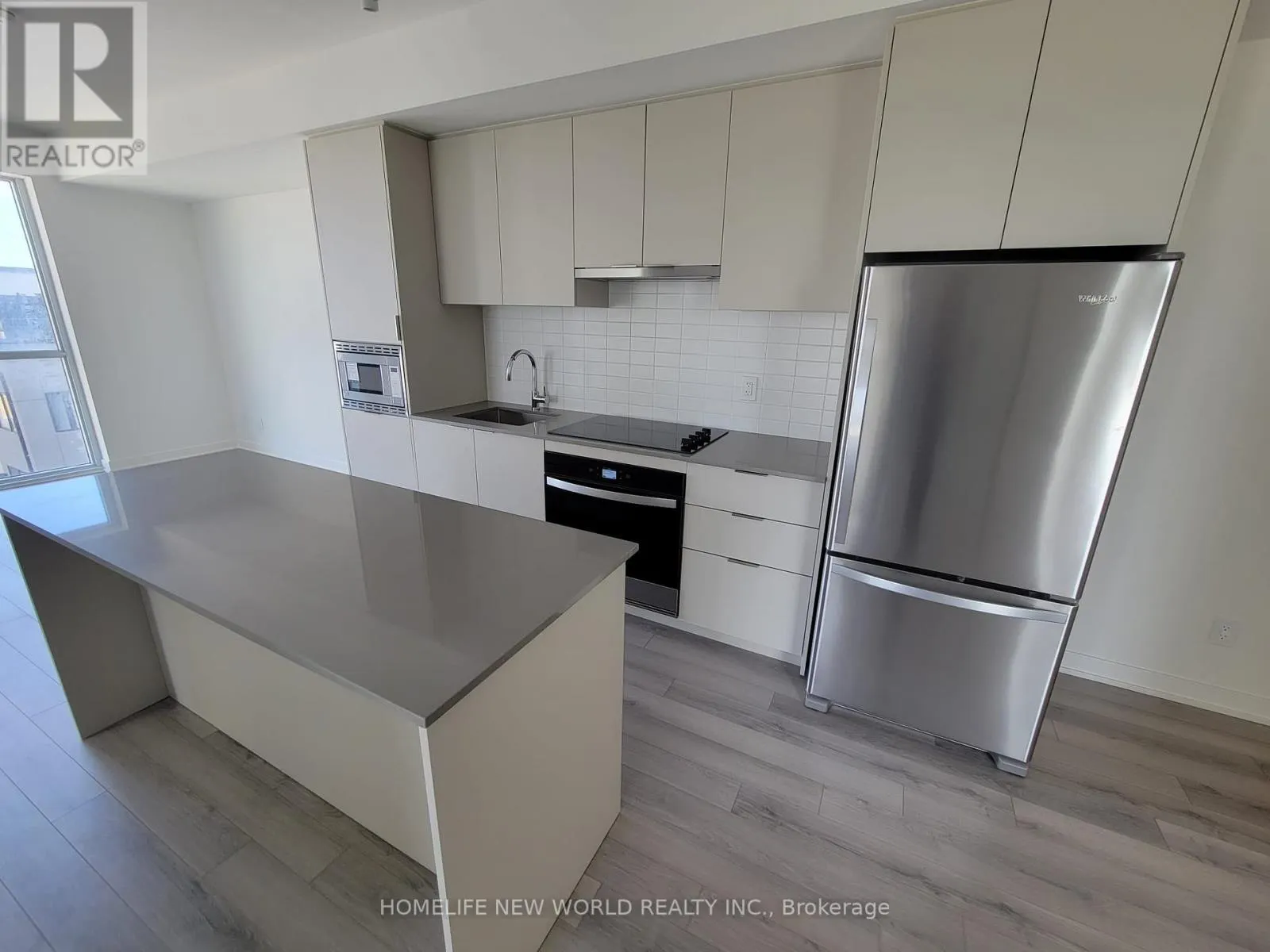 408 - 3079 TRAFALGAR ROAD