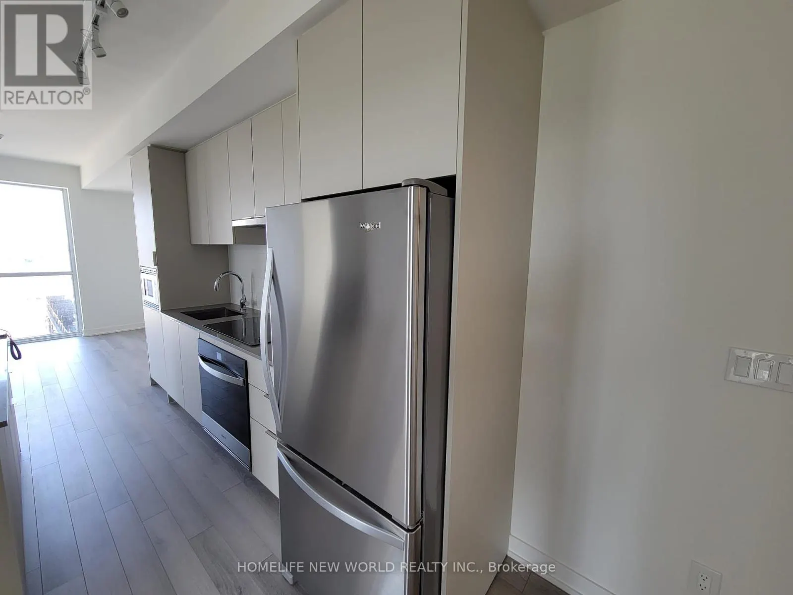 408 - 3079 TRAFALGAR ROAD