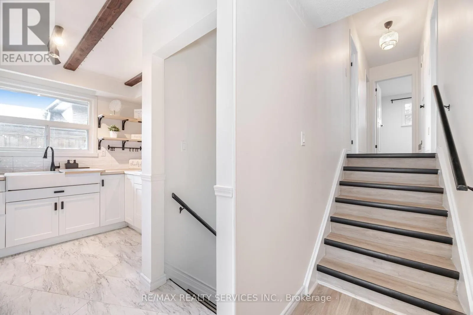 7386 NETHERWOOD ROAD