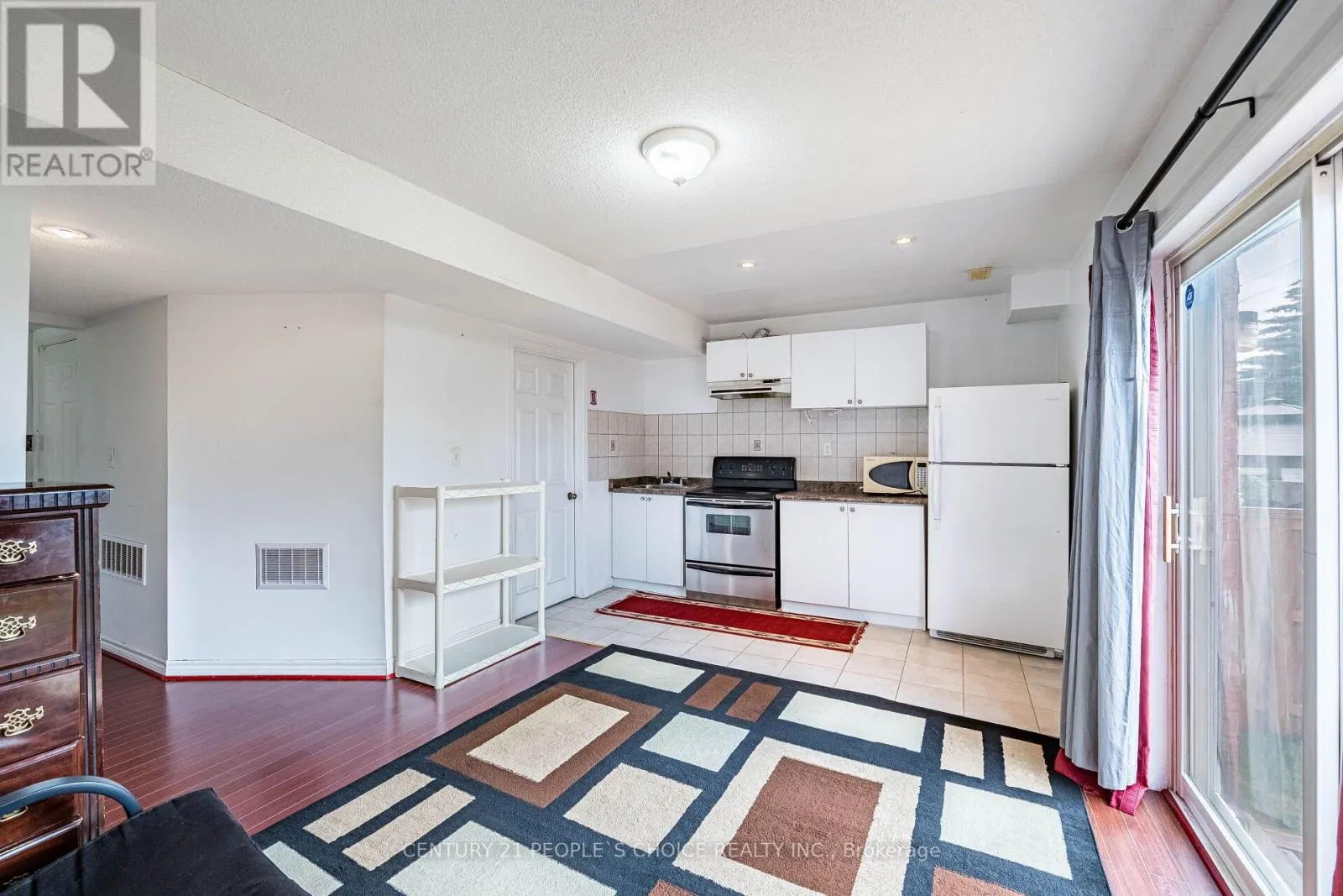 22 DOMENICO CRESCENT