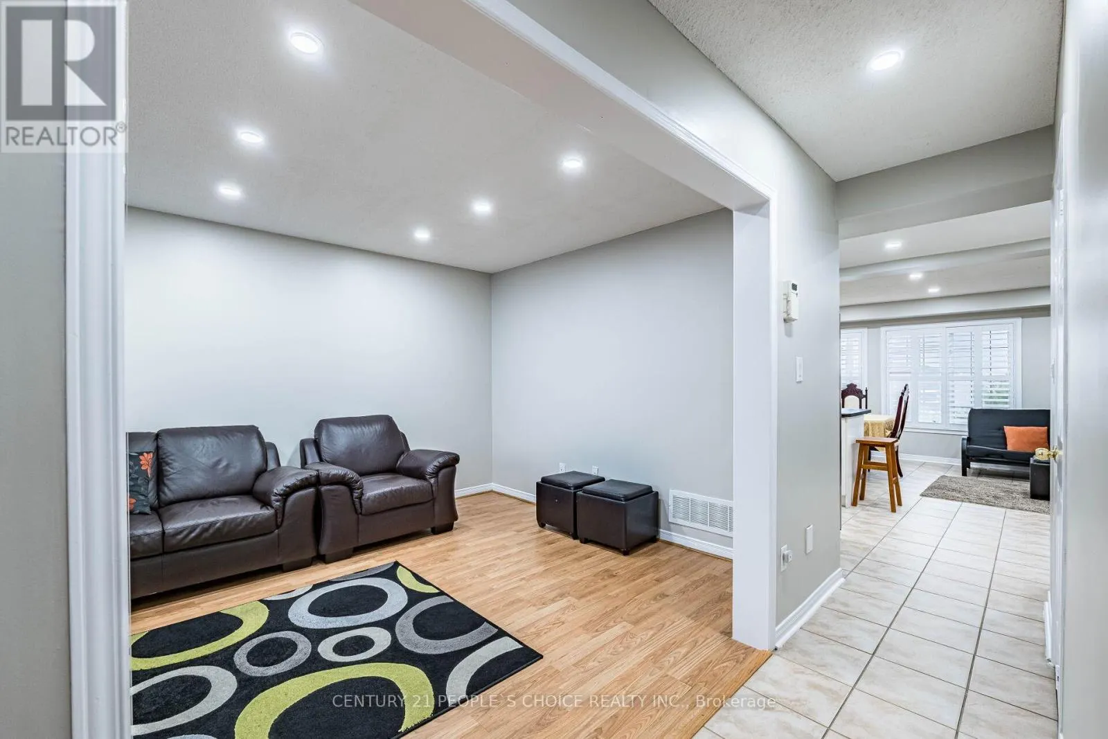 22 DOMENICO CRESCENT