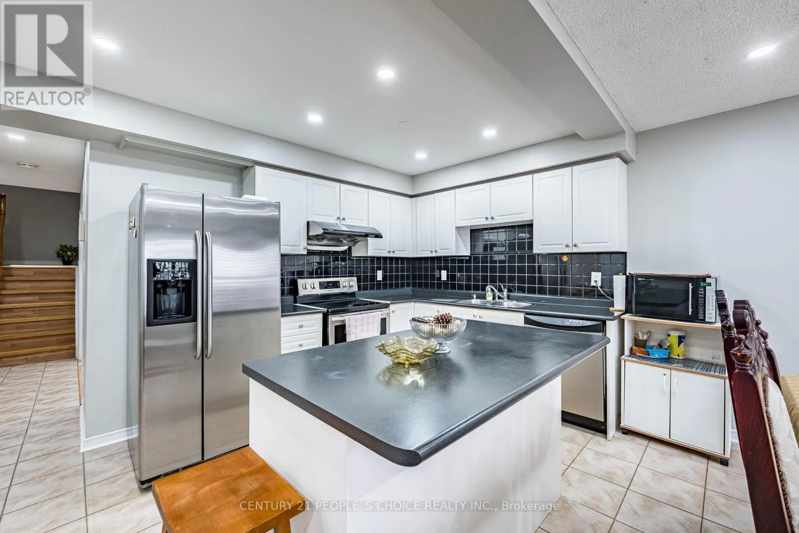 22 DOMENICO CRESCENT