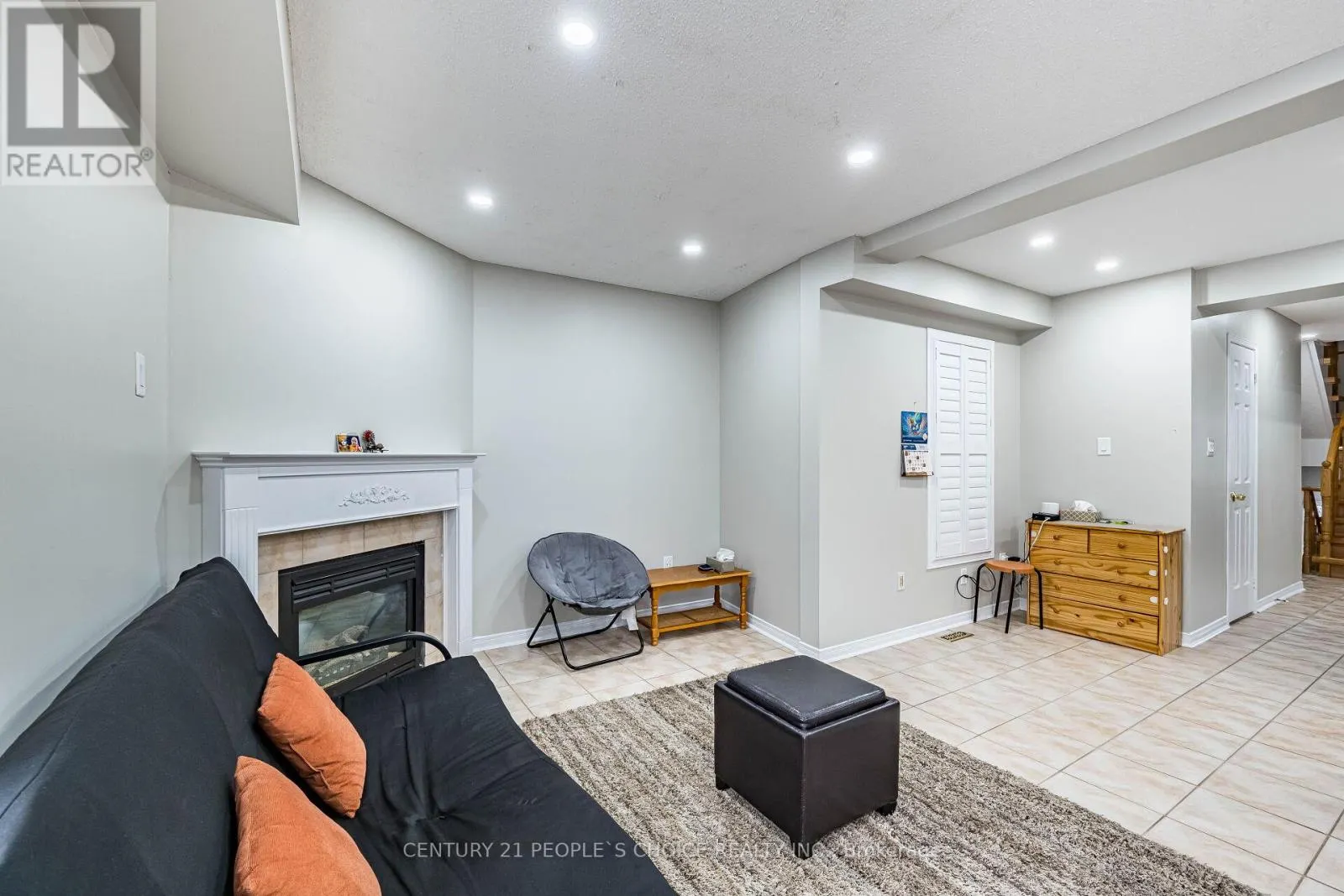 22 DOMENICO CRESCENT