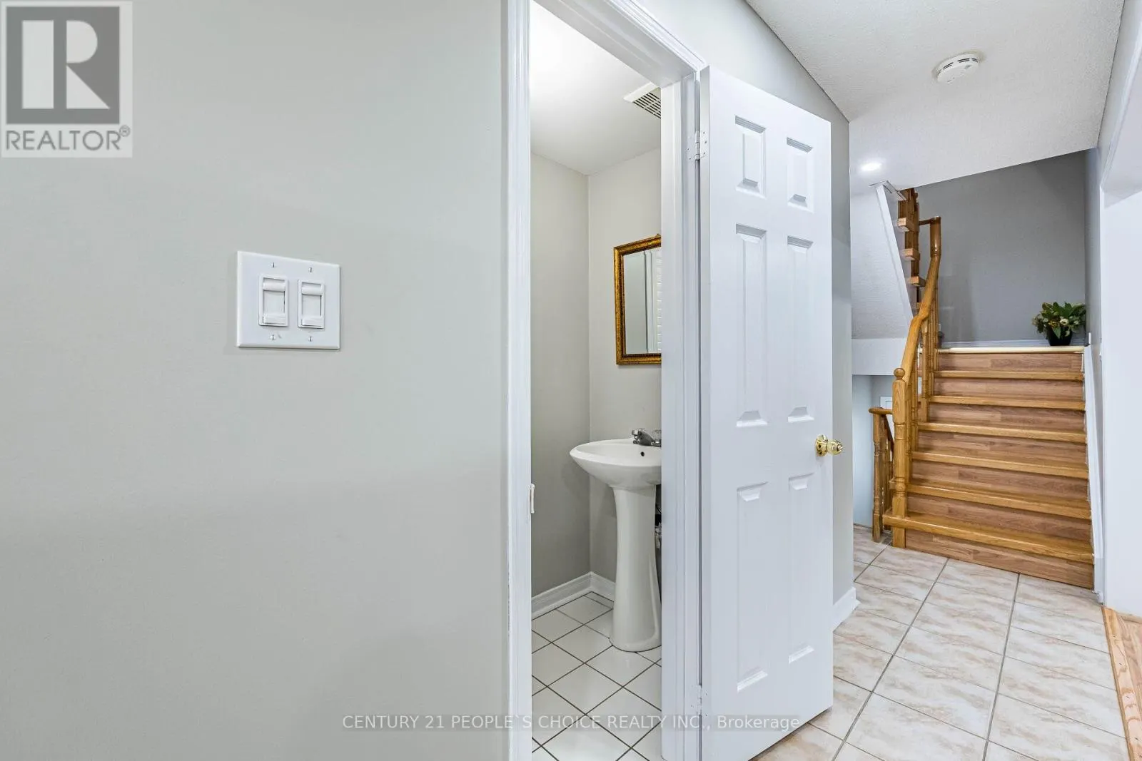 22 DOMENICO CRESCENT
