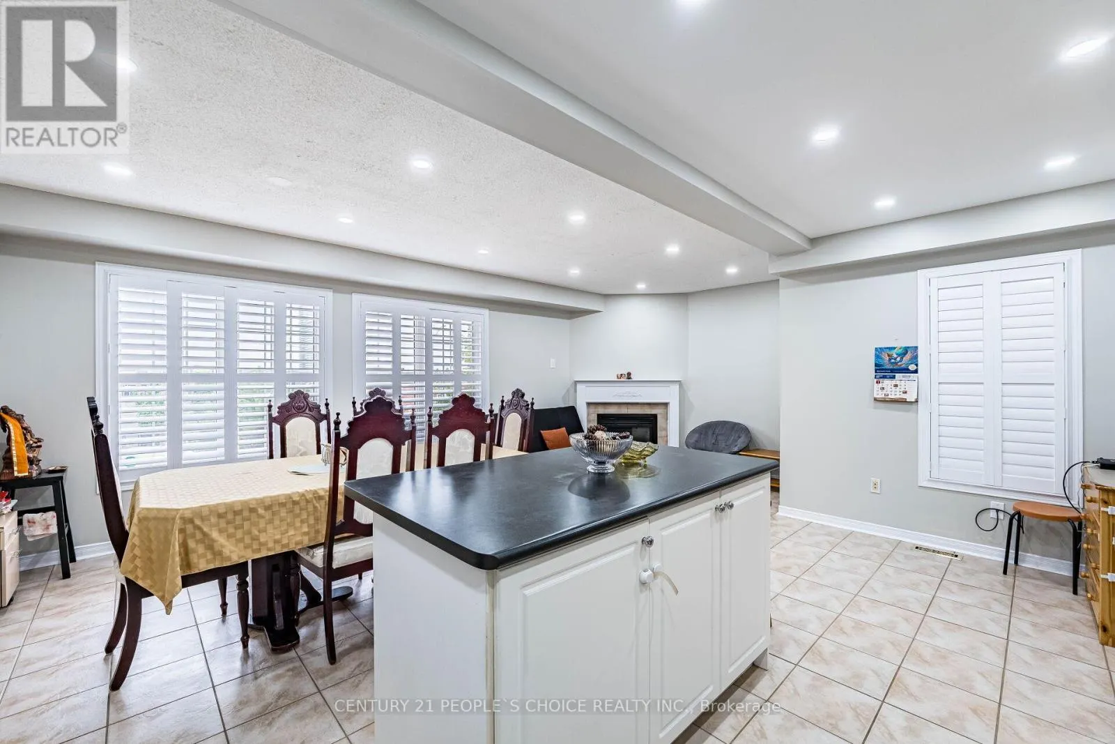 22 DOMENICO CRESCENT