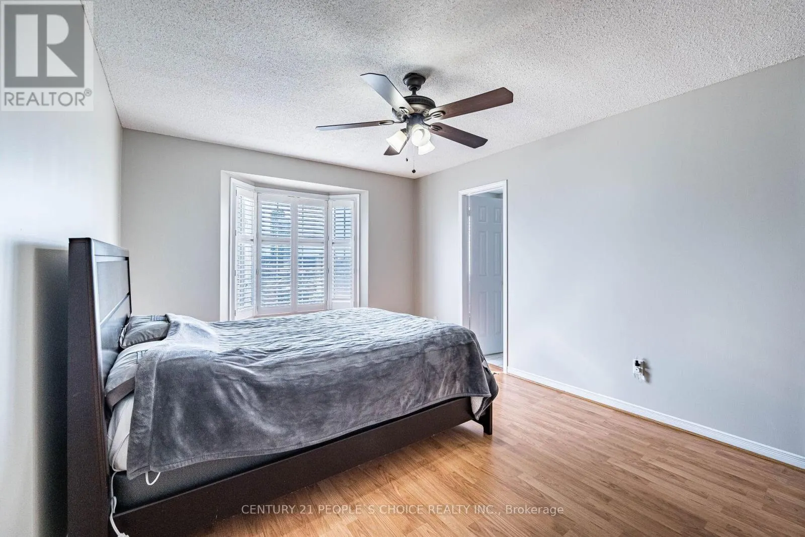 22 DOMENICO CRESCENT