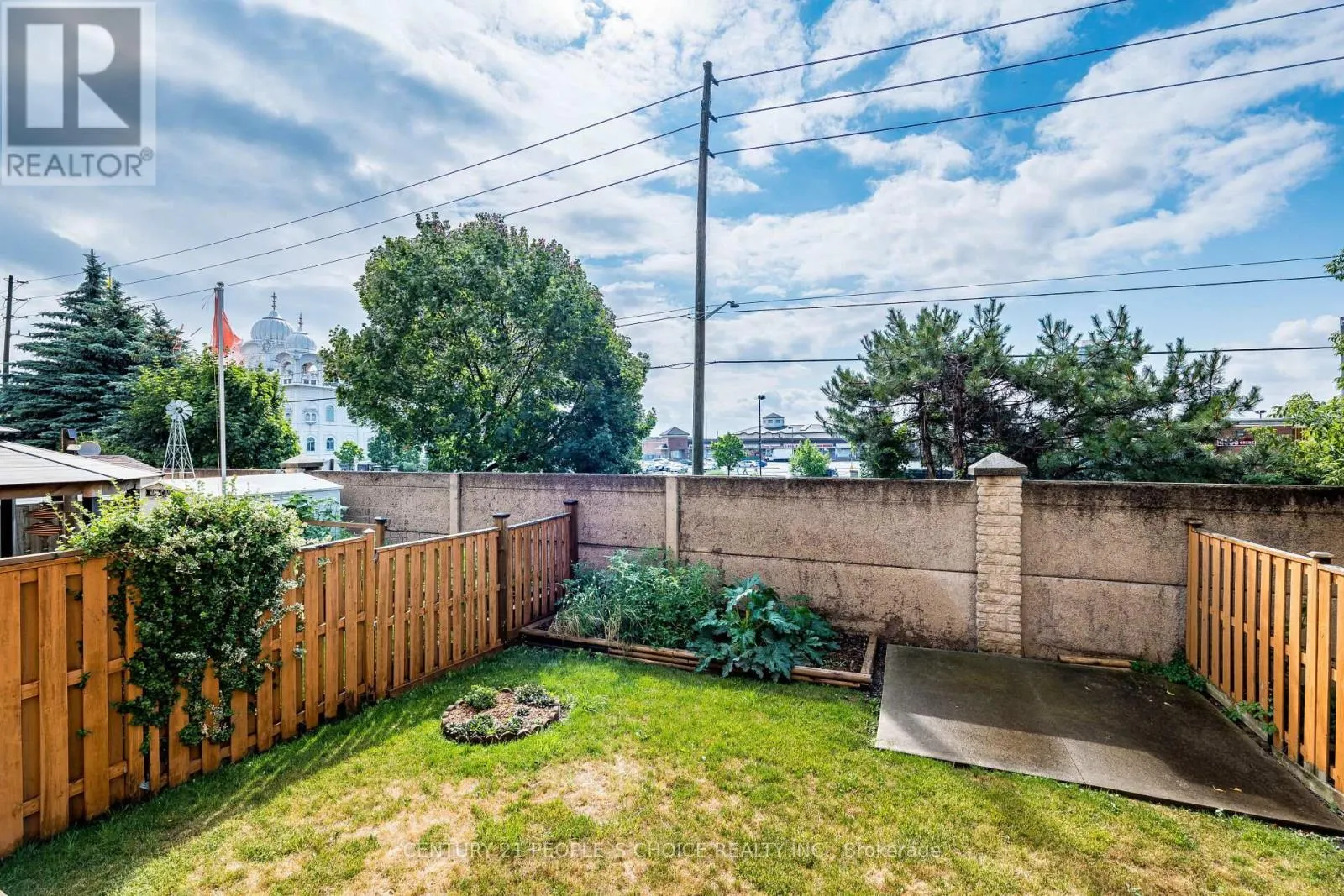 22 DOMENICO CRESCENT