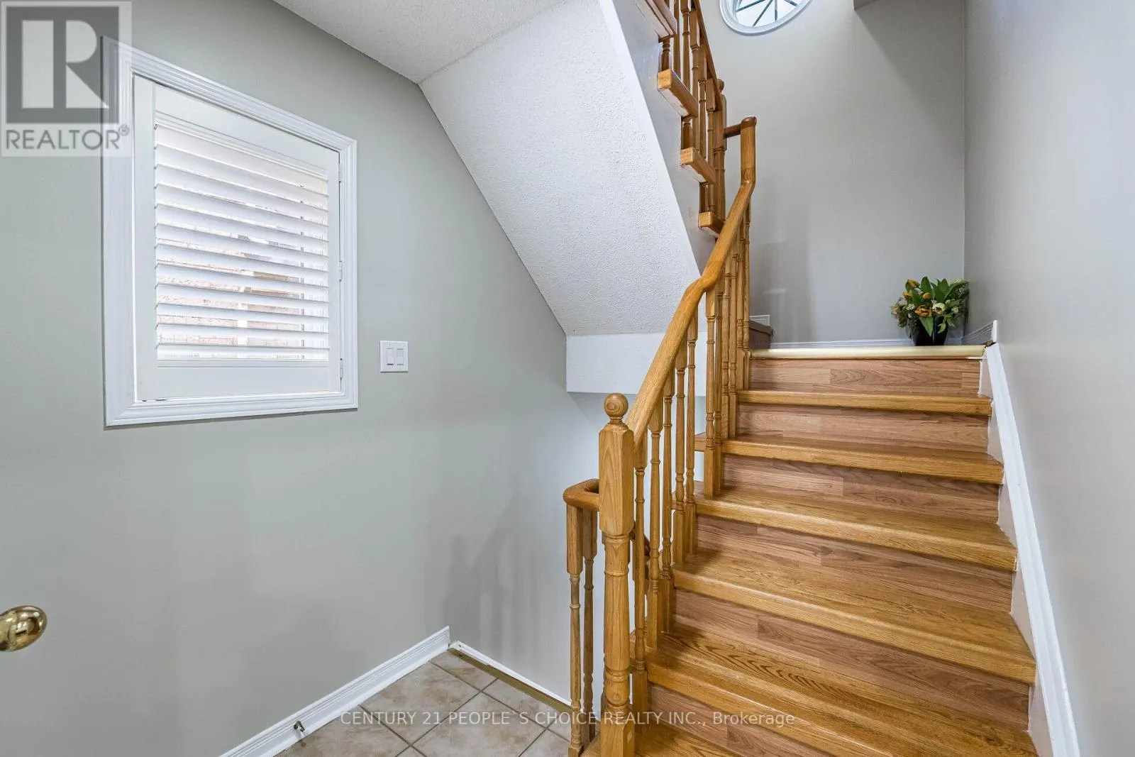 22 DOMENICO CRESCENT