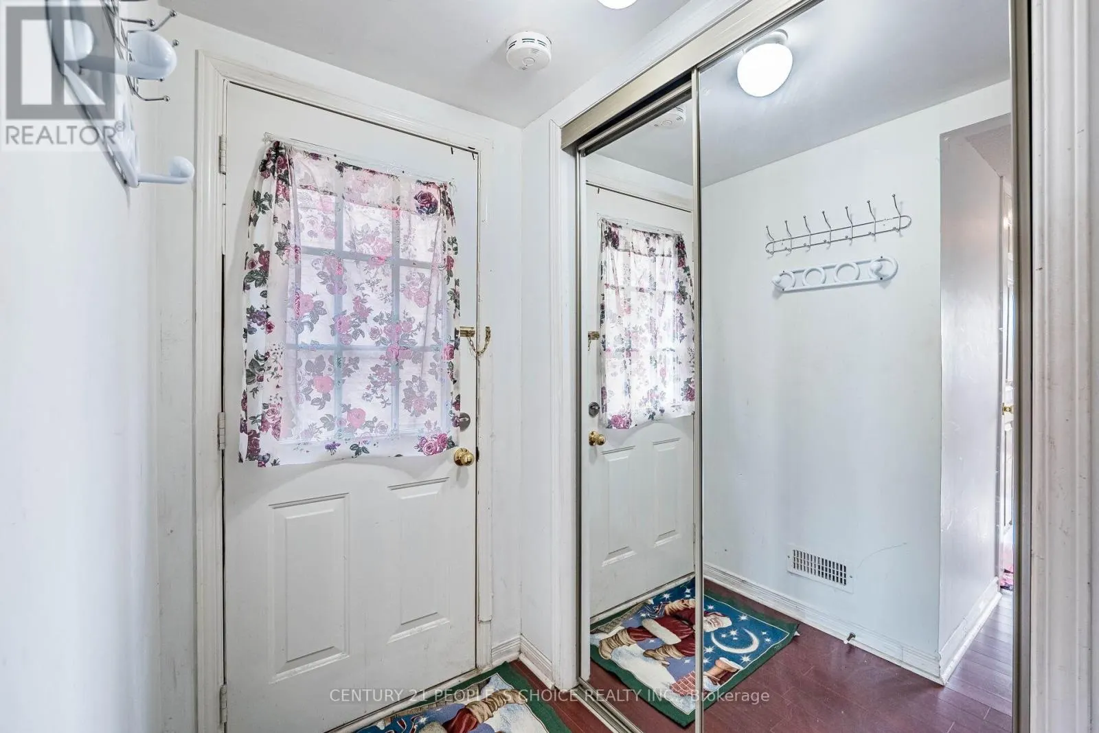 22 DOMENICO CRESCENT