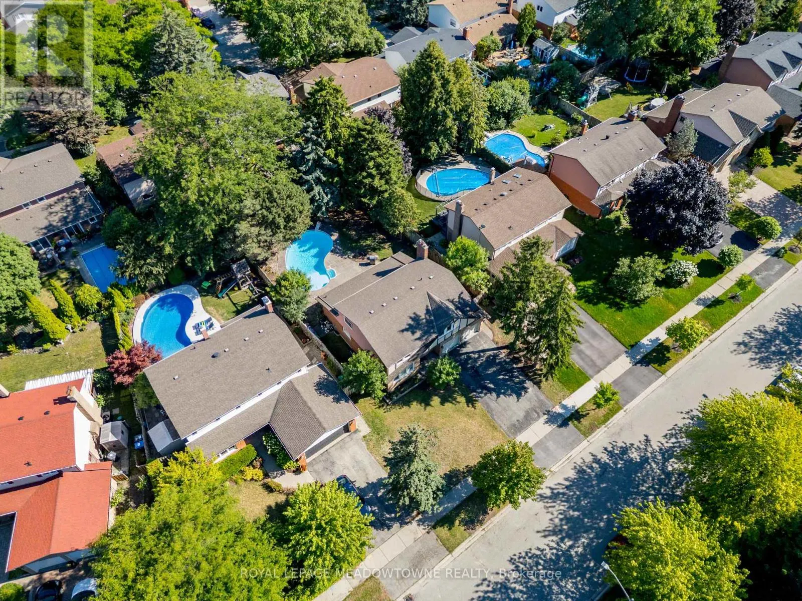 1628 WOODEDEN DRIVE