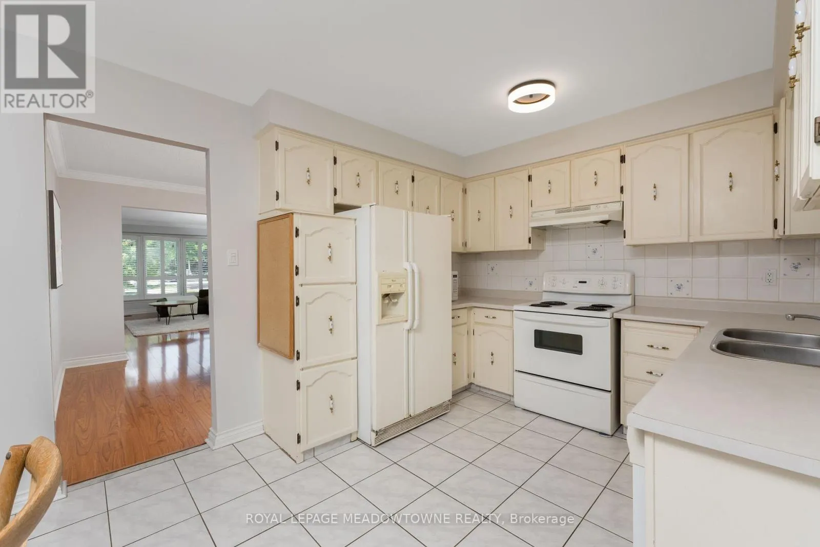 1628 WOODEDEN DRIVE