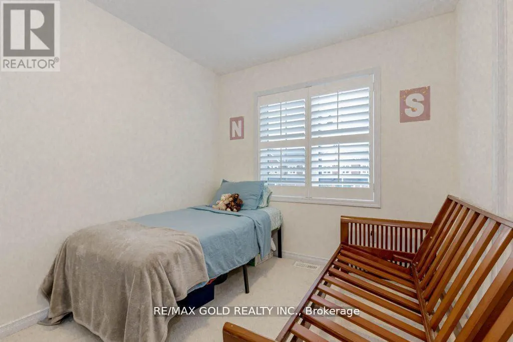 475 QUEEN MARY DRIVE