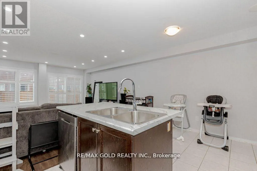 475 QUEEN MARY DRIVE