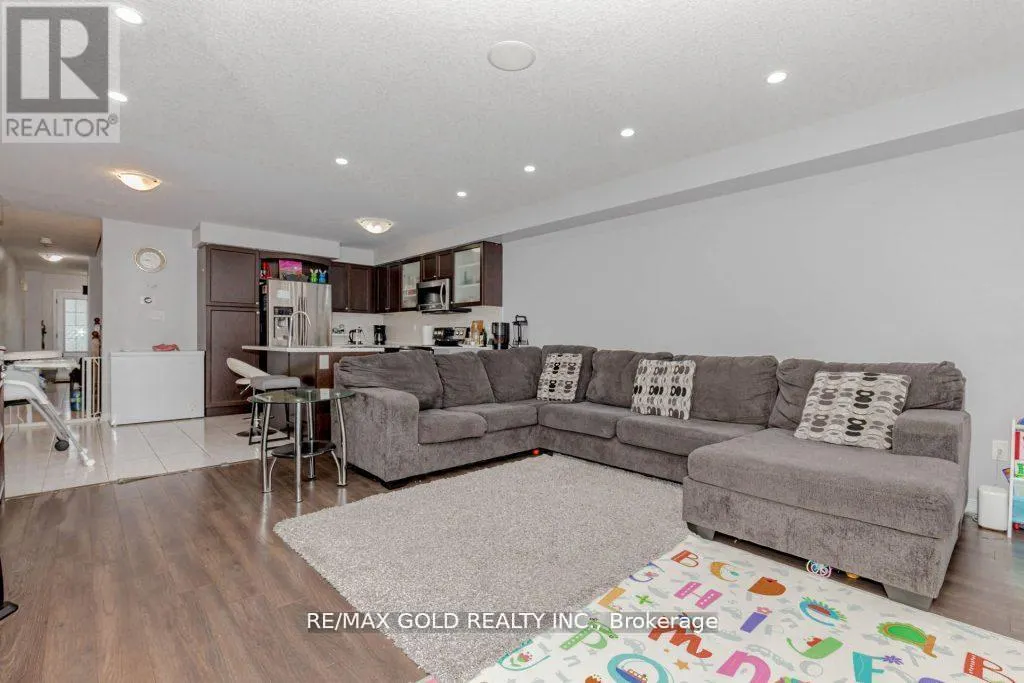 475 QUEEN MARY DRIVE