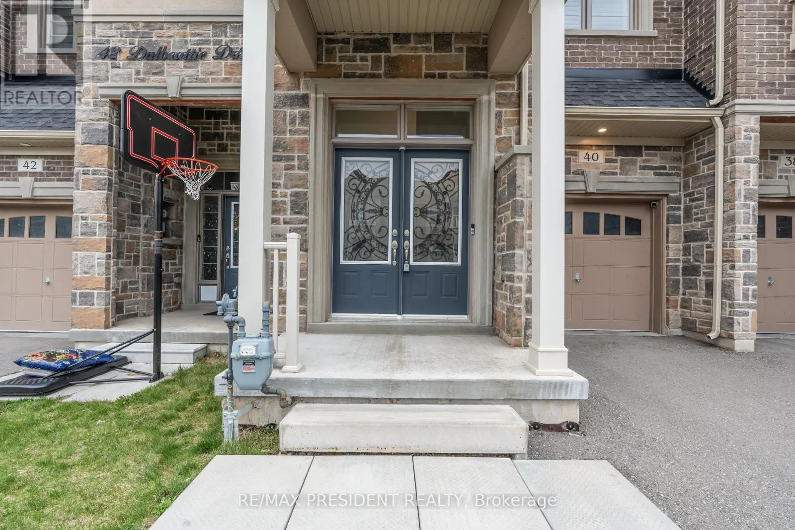 40 DALBEATTIE DRIVE
