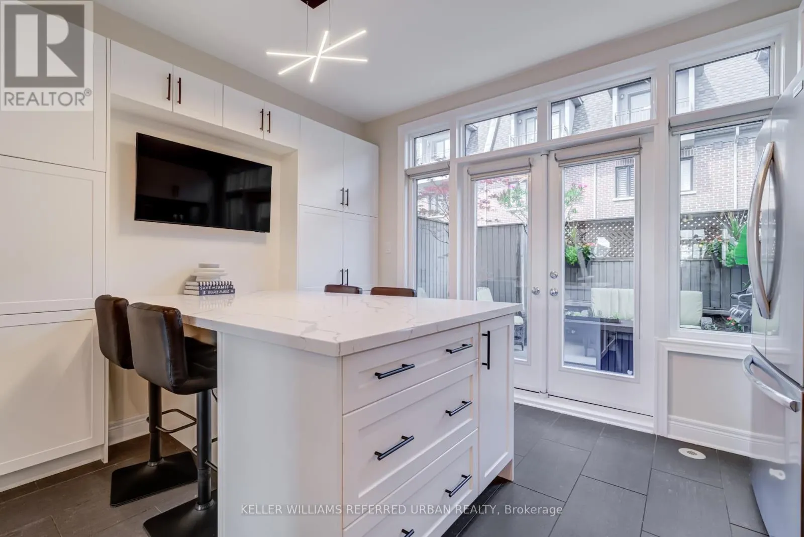 270A BERING AVENUE