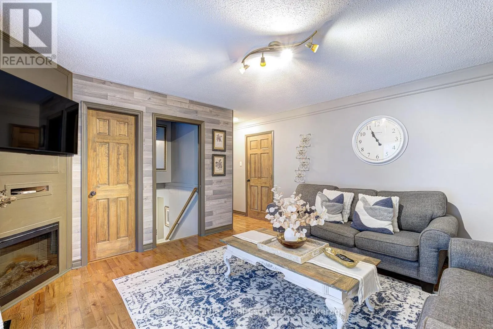 1381 CHRISTINA COURT