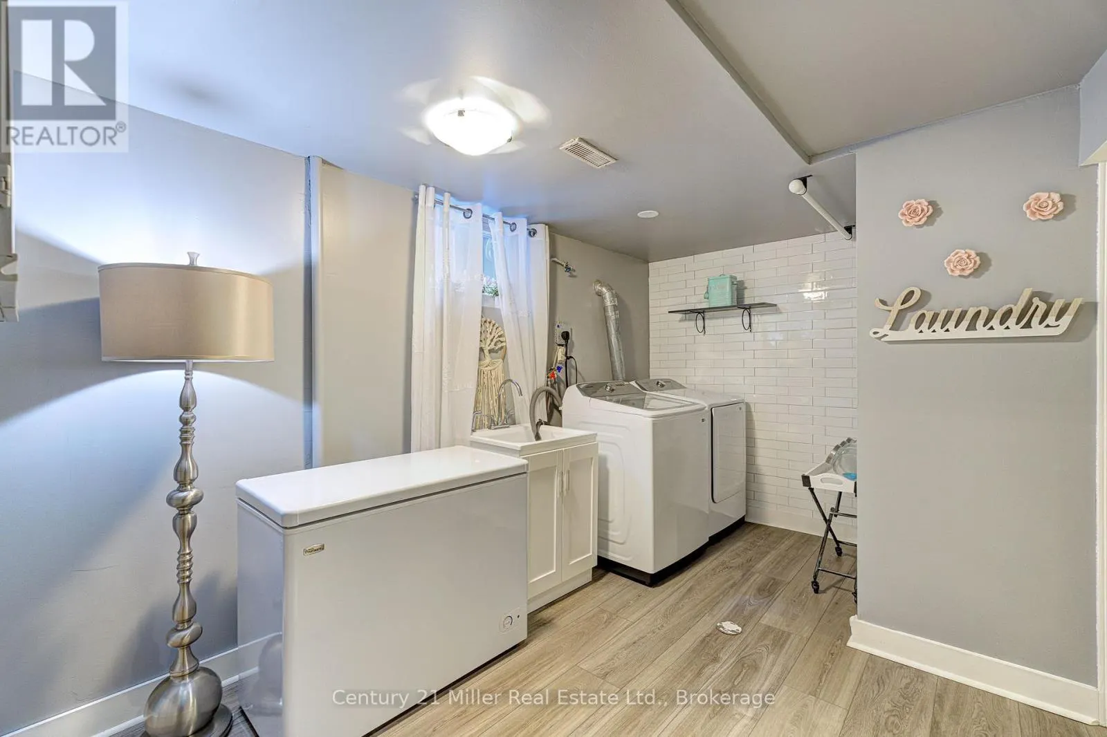1381 CHRISTINA COURT
