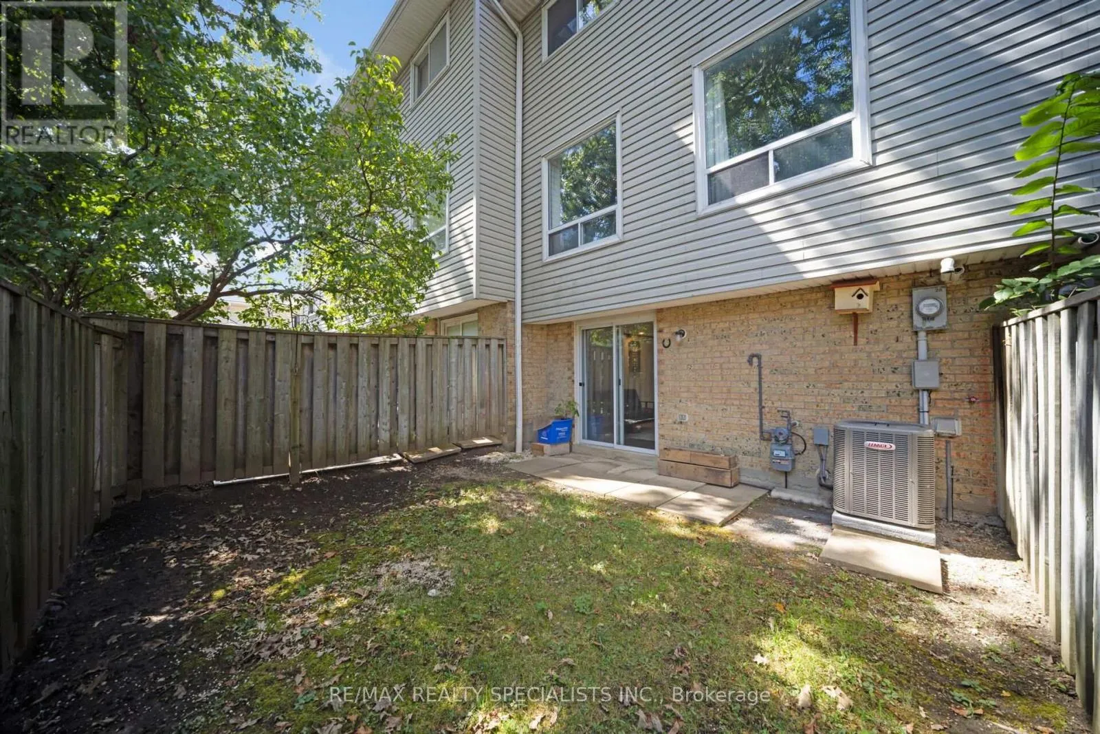 28 LINCOLN COURT