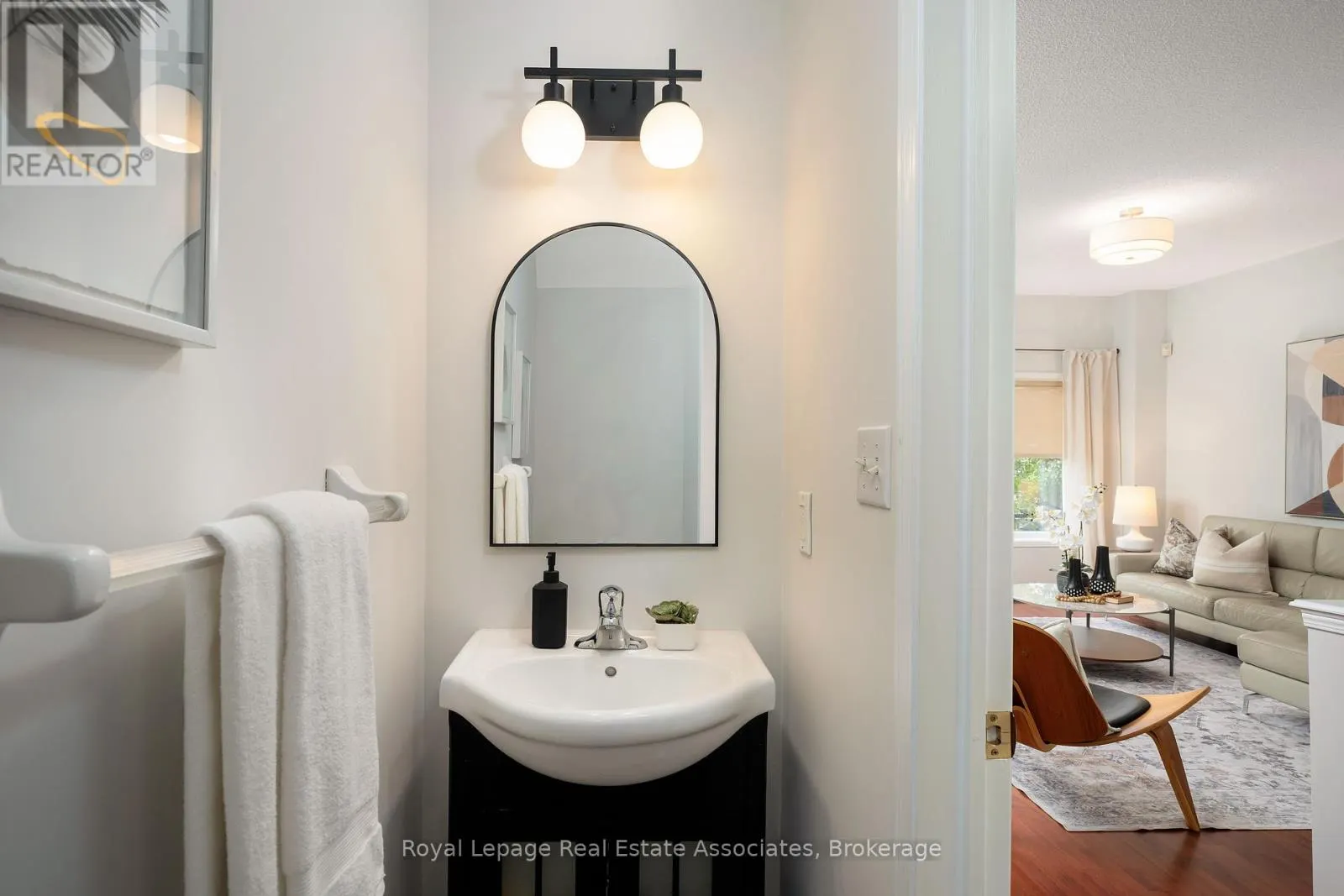32 - 1130 CAWTHRA ROAD