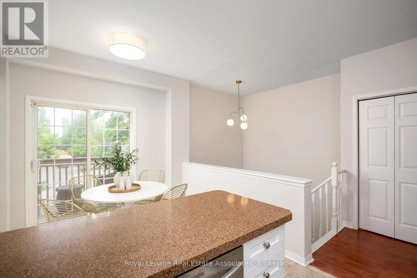 32 - 1130 CAWTHRA ROAD