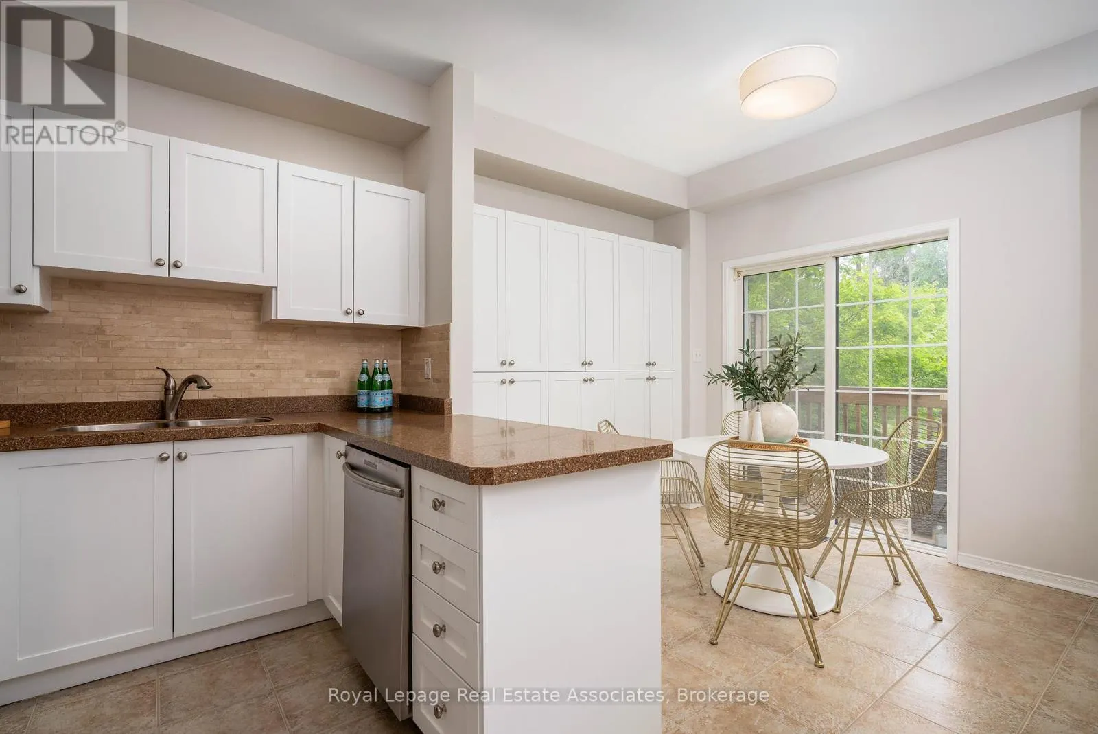 32 - 1130 CAWTHRA ROAD