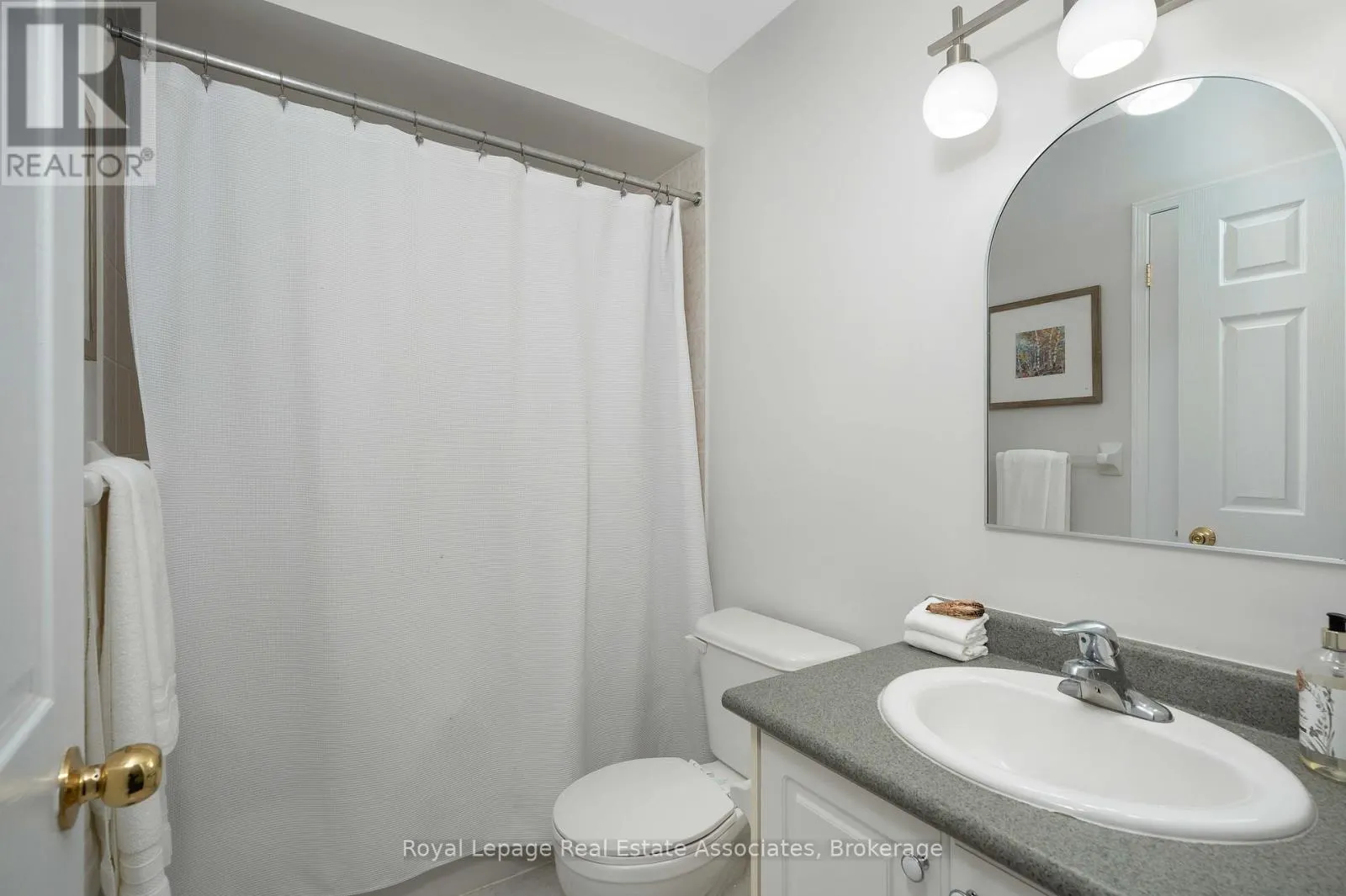 32 - 1130 CAWTHRA ROAD