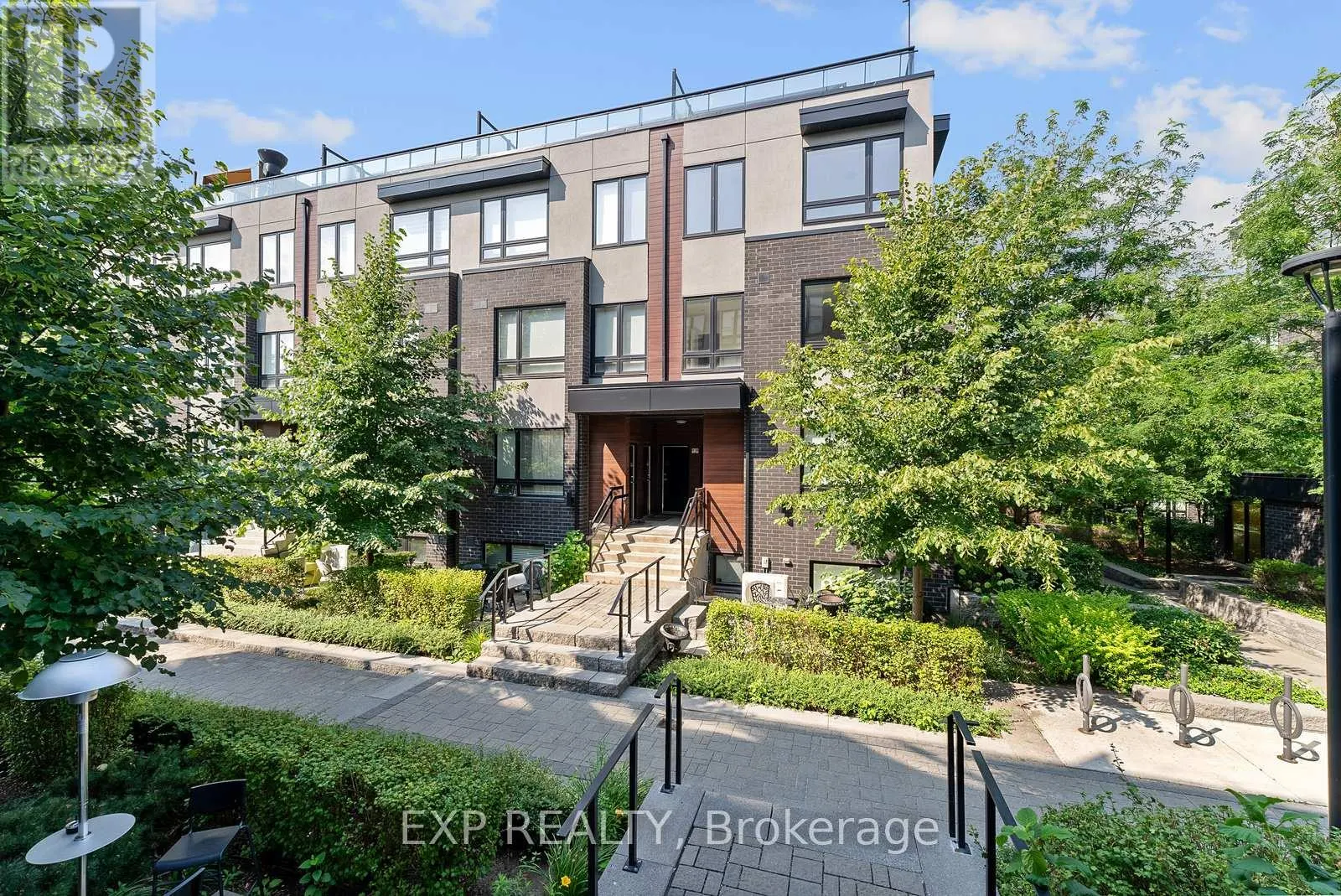 312 - 1110 BRIAR HILL AVENUE