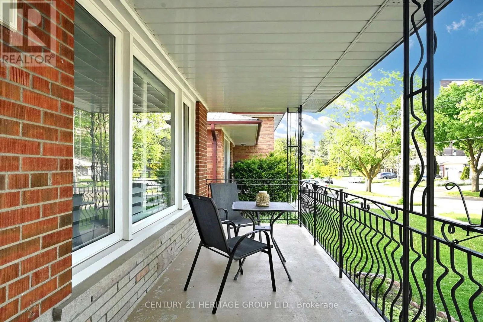 16 MARBLEHEAD ROAD