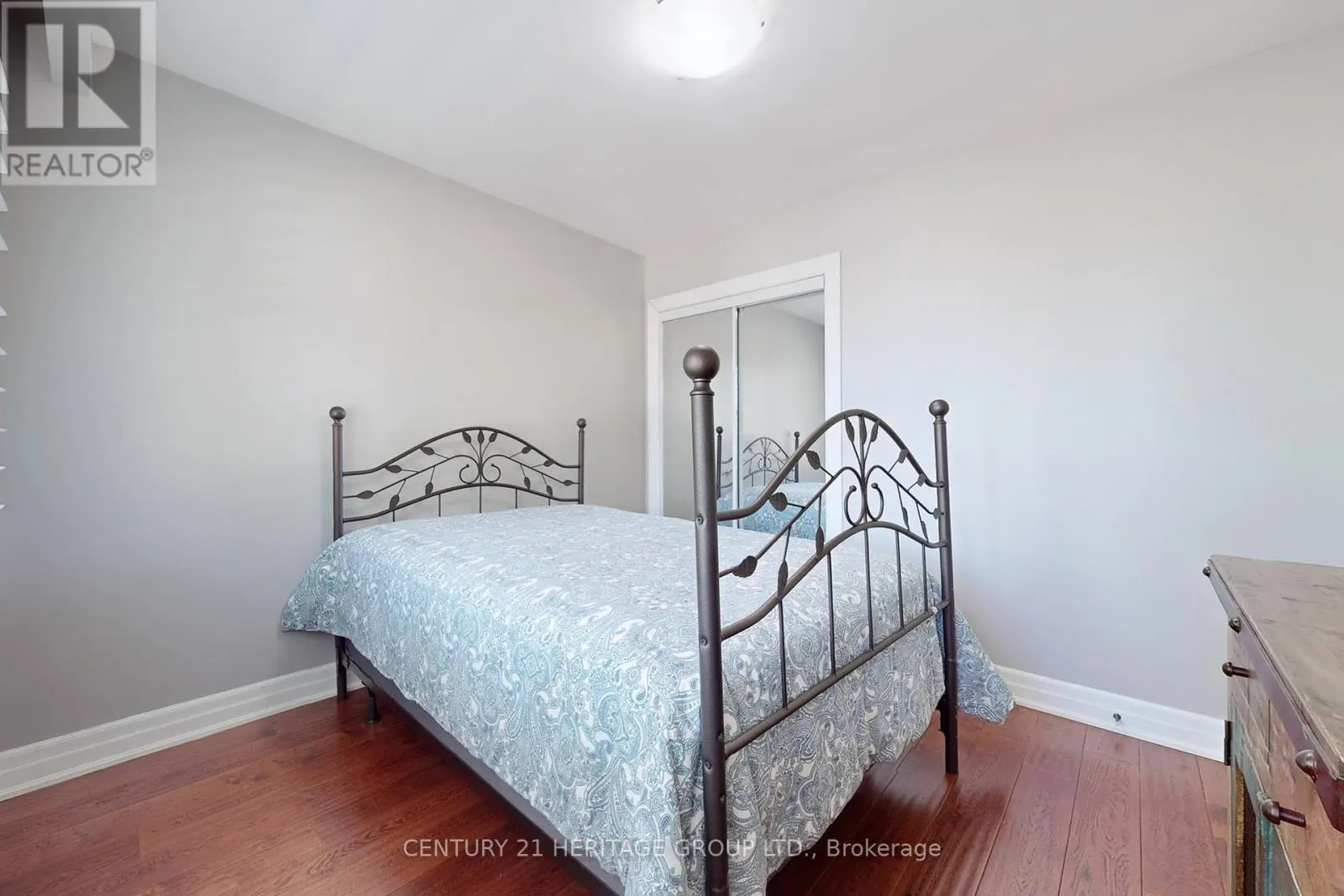 16 MARBLEHEAD ROAD