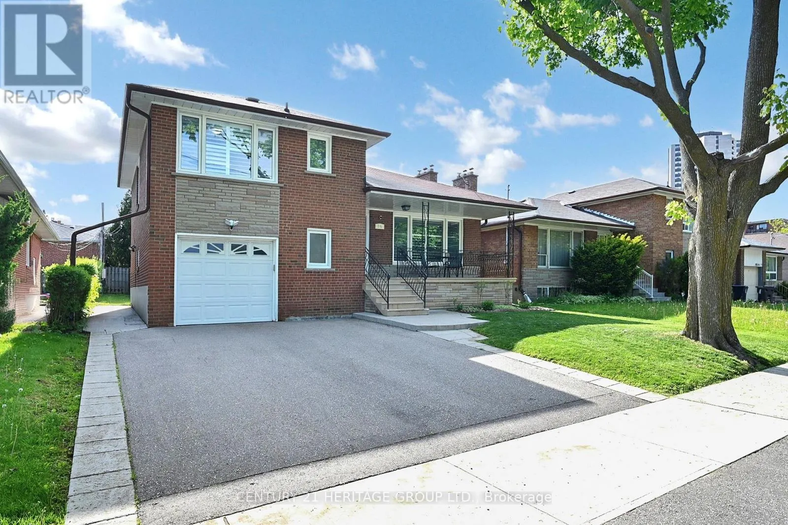 16 MARBLEHEAD ROAD