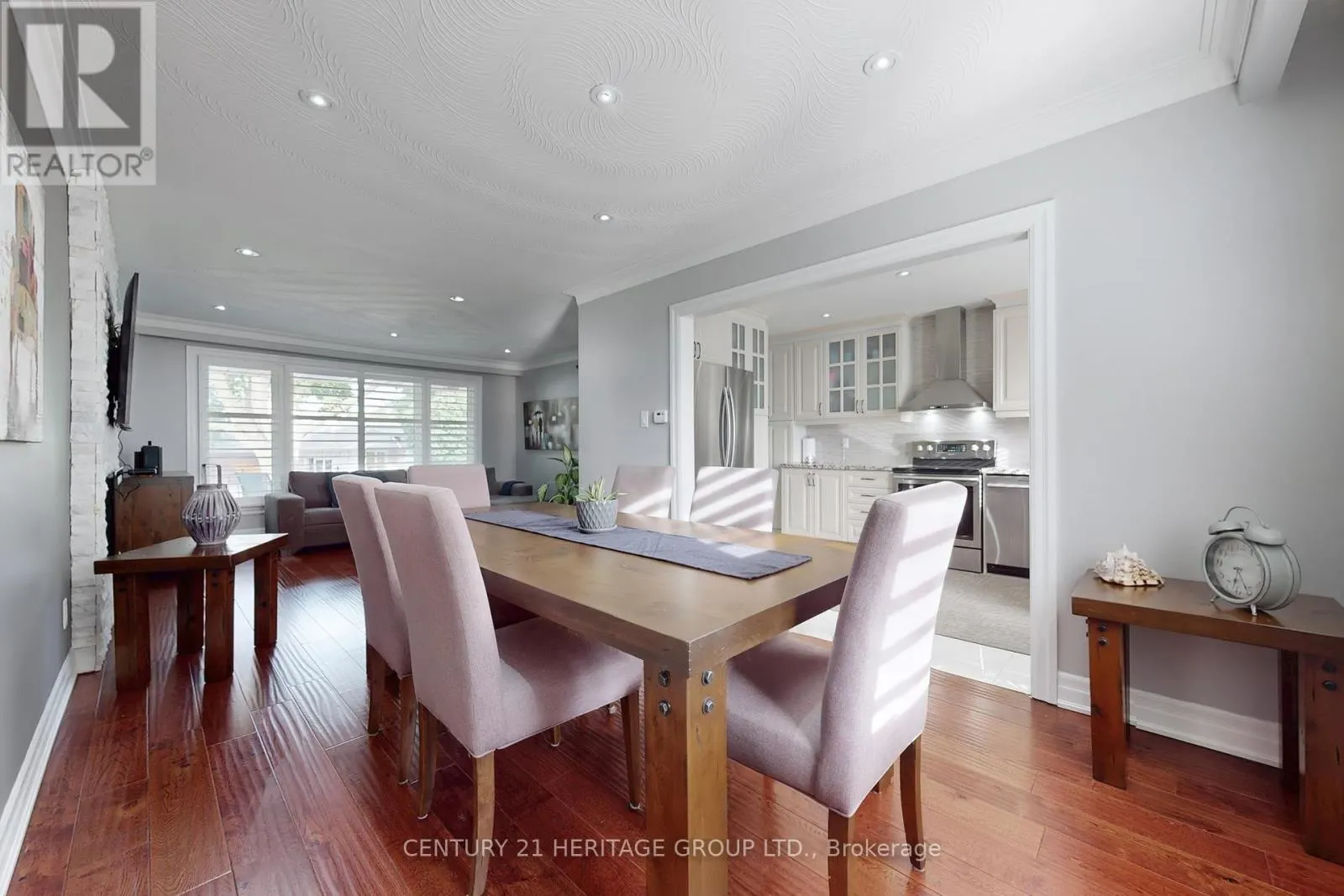 16 MARBLEHEAD ROAD