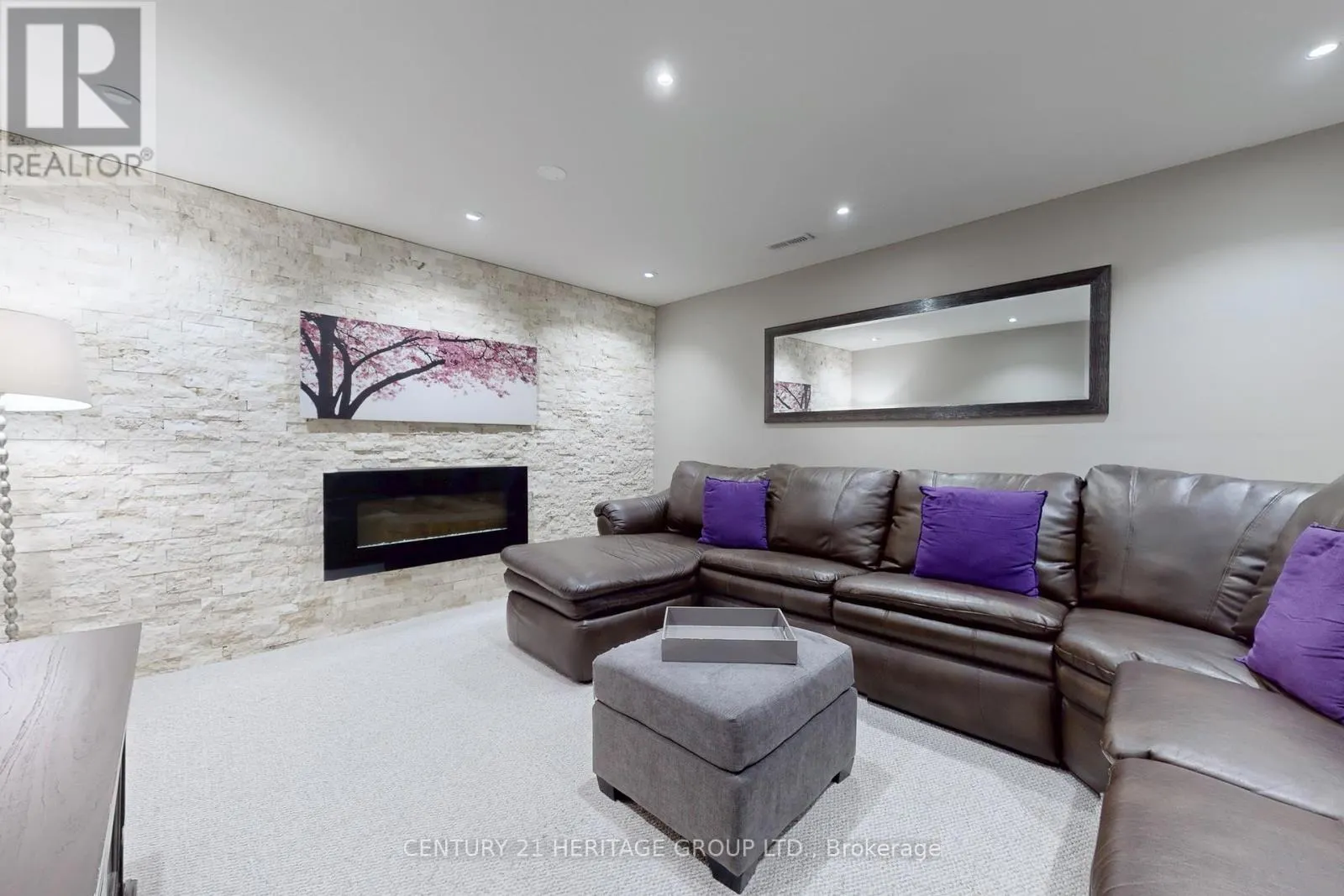 16 MARBLEHEAD ROAD