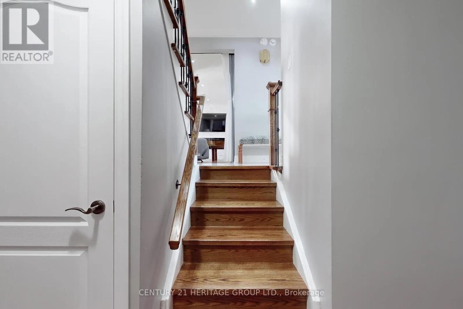 16 MARBLEHEAD ROAD
