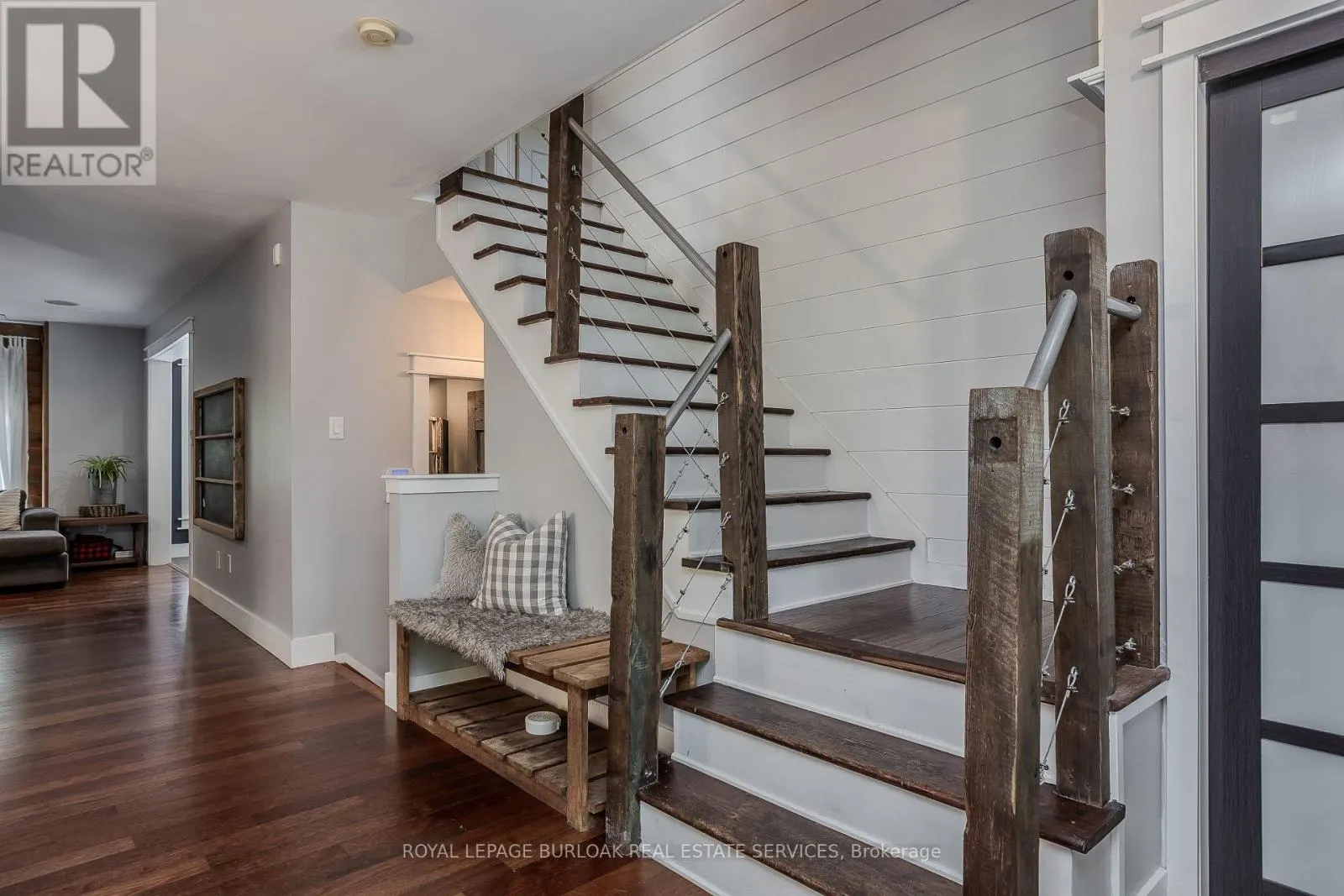 2214 KENNETH CRESCENT