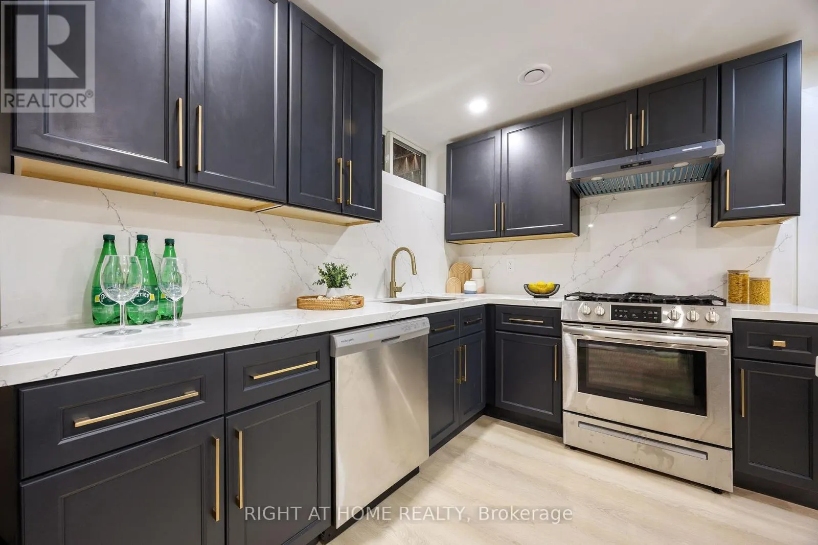 3049 GOLDEN ORCHARD DRIVE