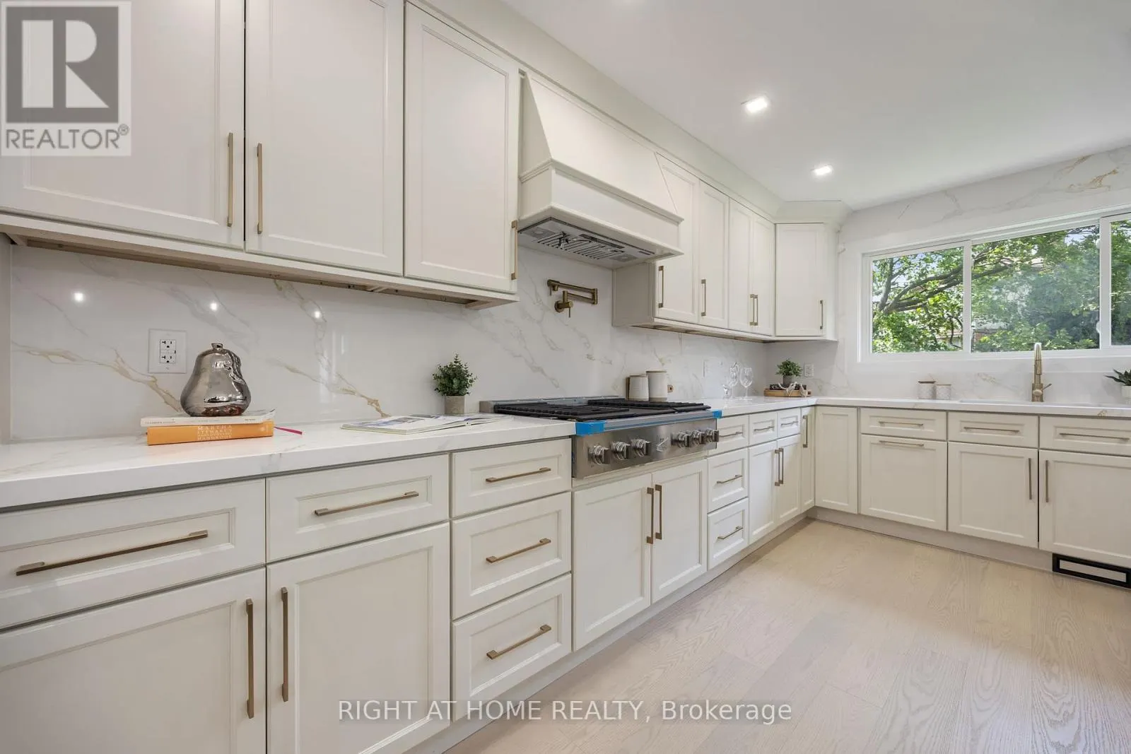 3049 GOLDEN ORCHARD DRIVE