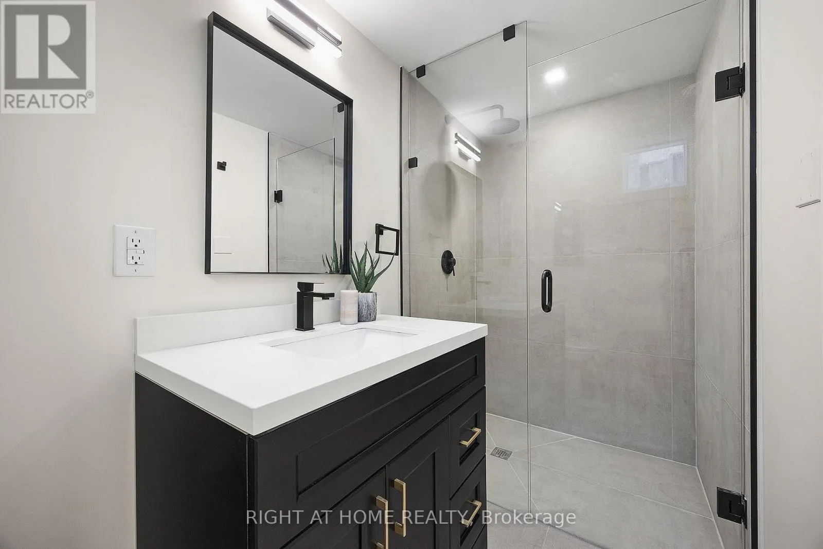 3049 GOLDEN ORCHARD DRIVE