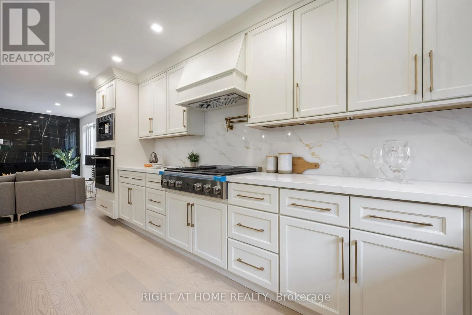 3049 GOLDEN ORCHARD DRIVE